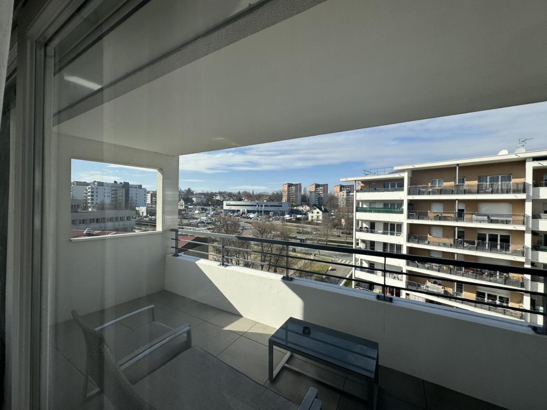 Appartement De Romain Annecy Bagian luar foto